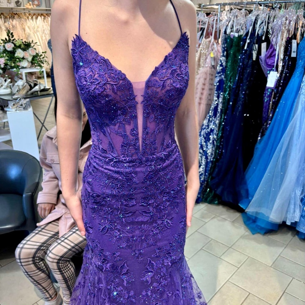 Ellie Wilde purple prom dress - Picture 5 of 6